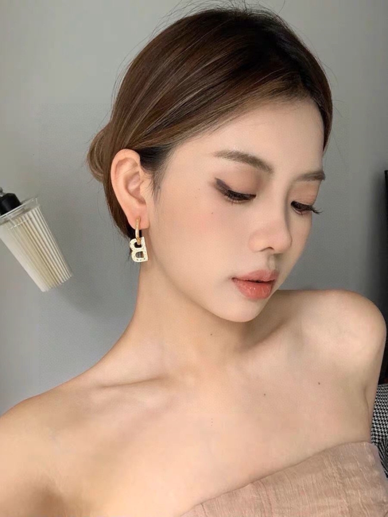 Ba1en*iaga earrings